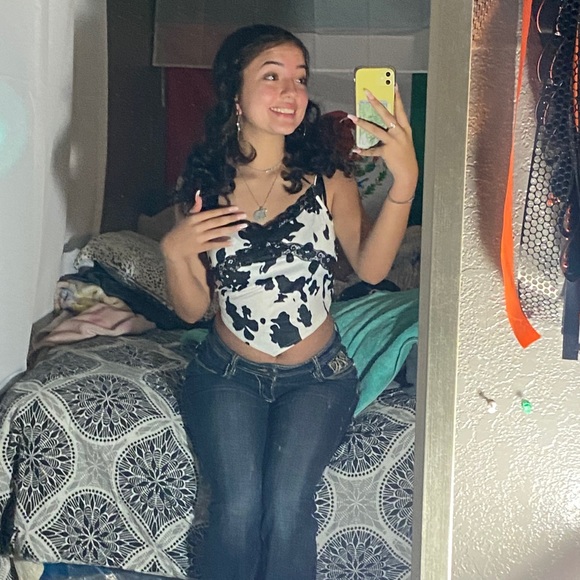 Meet your Posher, Leslie - Picture 1 of 2